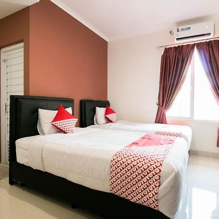 Oyo 1975 Bale Ikite Hotell Makassar Eksteriør bilde